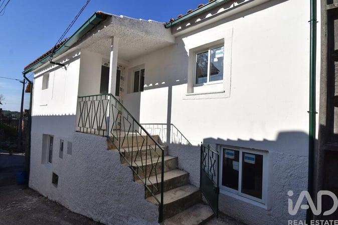 House in Lamas - view 1