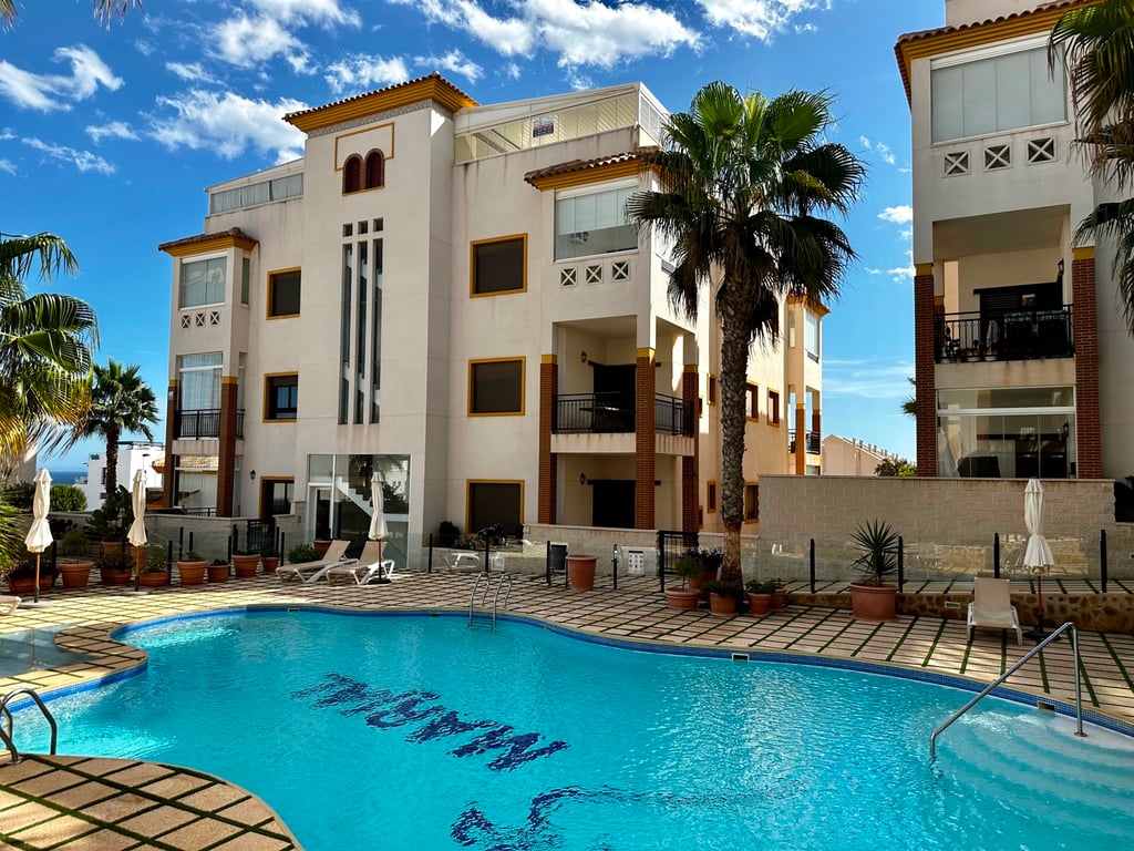 Apartment in Guardamar del Segura - Image 3