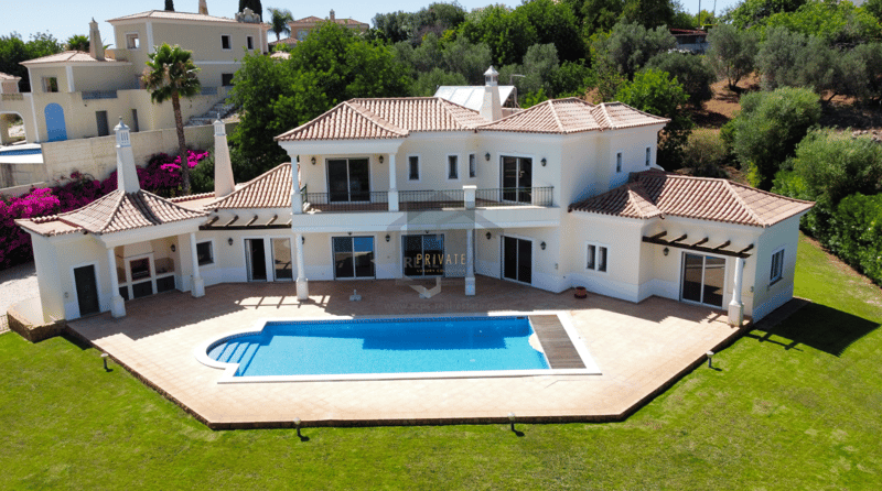 Villa in Loule - view 1