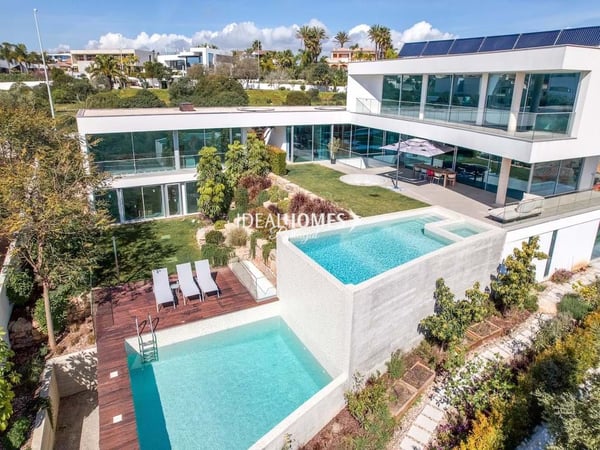 Villa in Lagos - view 1