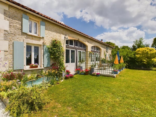 House in Bresdon - view 1