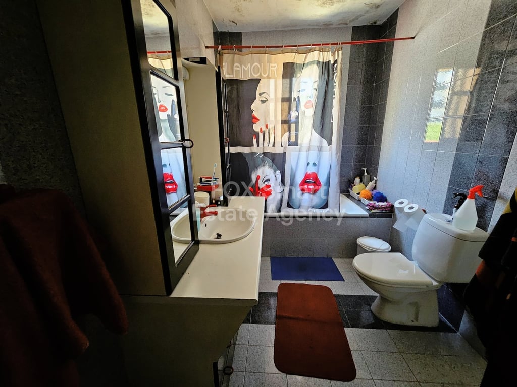 House in Agios Nektarios - Image 3