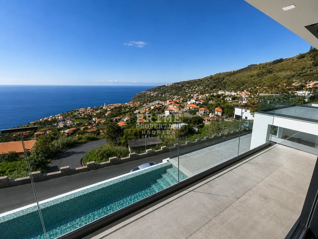 Villa in Arco da Calheta - Image 3