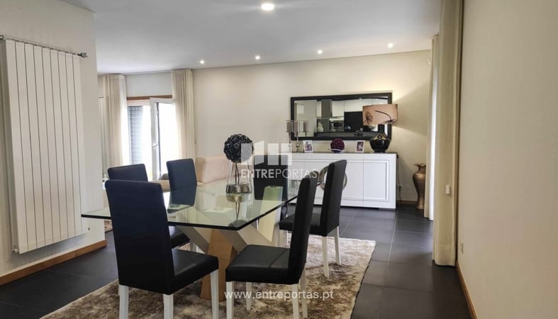 House in Vila Fria - view 1