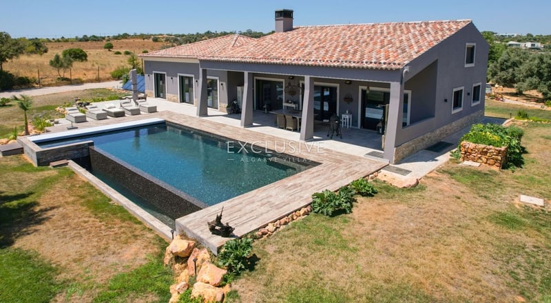 Villa in Carvoeiro - view 1