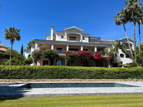 Villa in Sotogrande - view 1