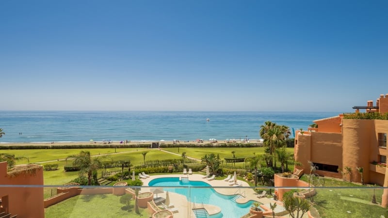 Penthouse in Marbella Del Este - view 1