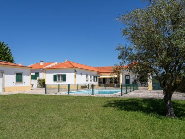 Villa in Leiria District - view 1