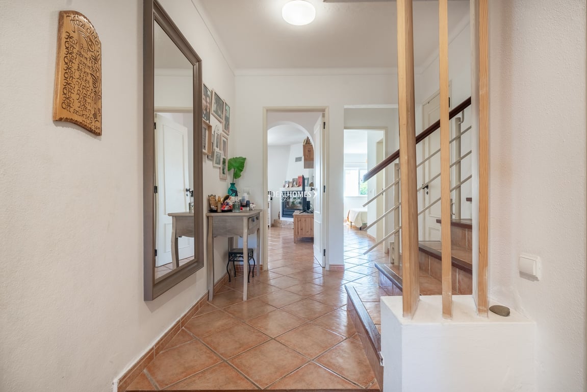 Villa in Quarteira - Image 4