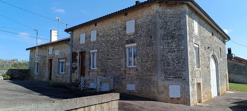 House in Verteuil-sur-Charente - view 1