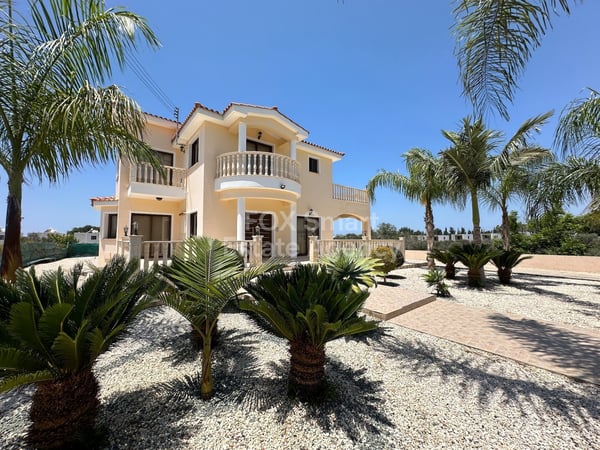 House in Chlorakas - view 1