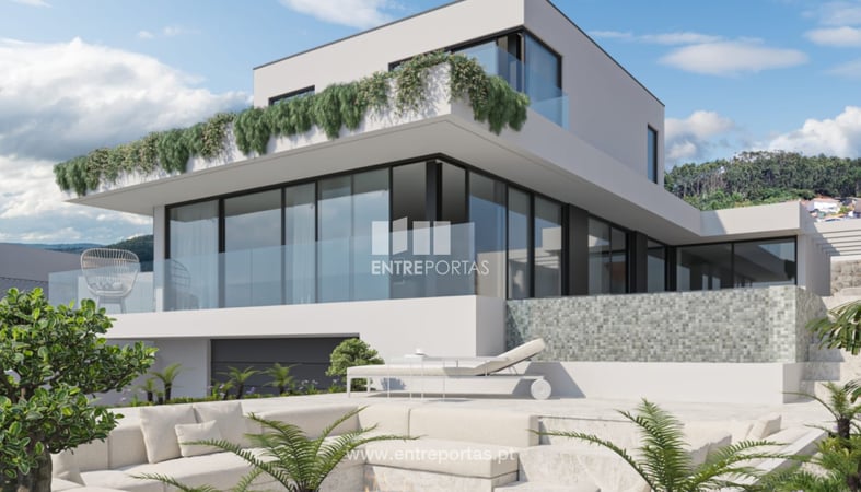 House in Areosa - view 1