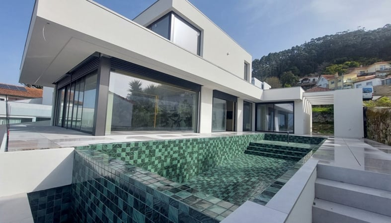 House in Areosa - view 1