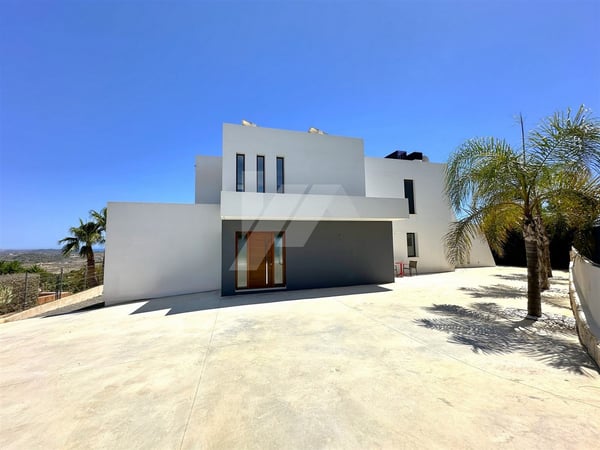 Villa in Moraira - view 1