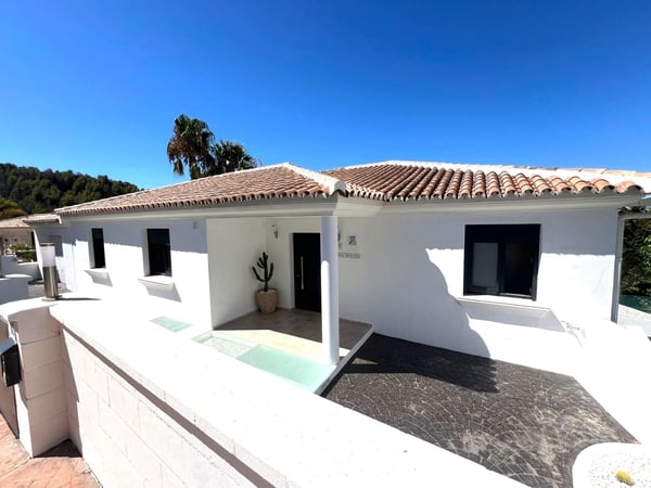 Villa in Malaga - view 1