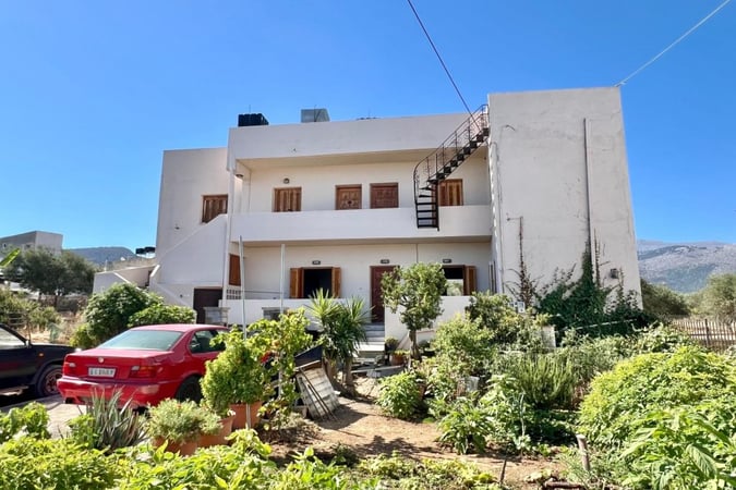 House in Pyrgos Vrachasiou - view 1