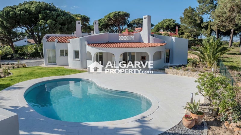 Villa in Vilamoura - view 1