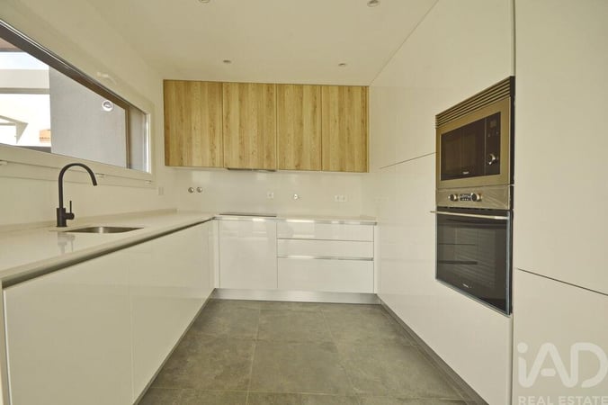 House in Fernao Ferro - view 1