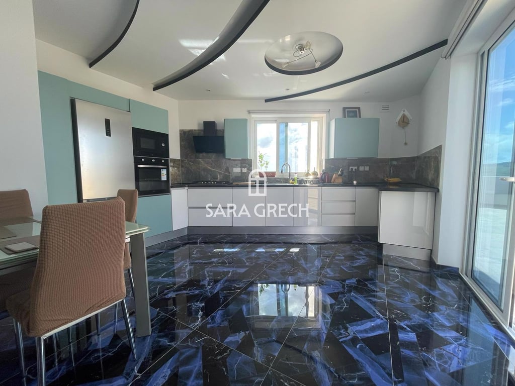 Penthouse in Saint Paul's Bay - Image 2