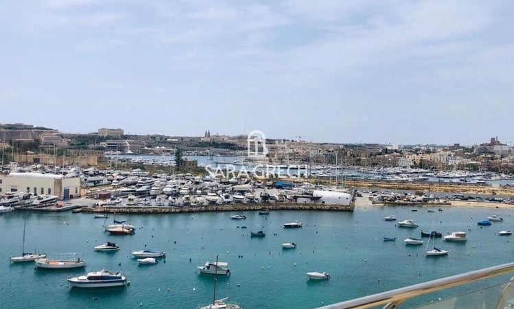 Penthouse in Gzira - view 1