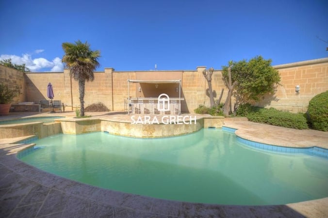 House in L-Iklin - view 1