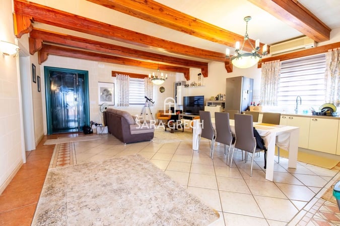 House in Is-Swieqi - view 1