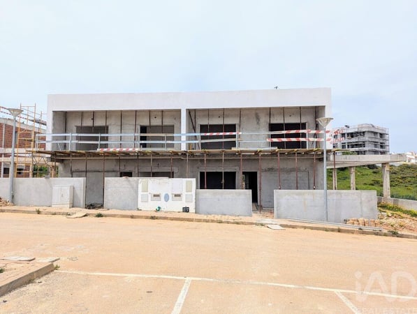 House in Estombar - view 1