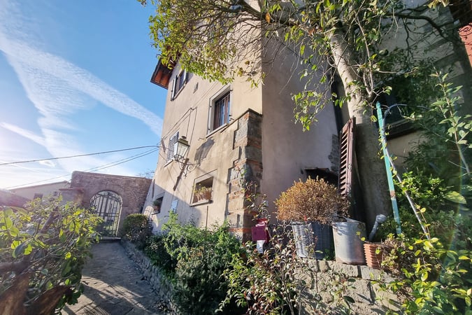 House in Massa e Cozzile - view 1