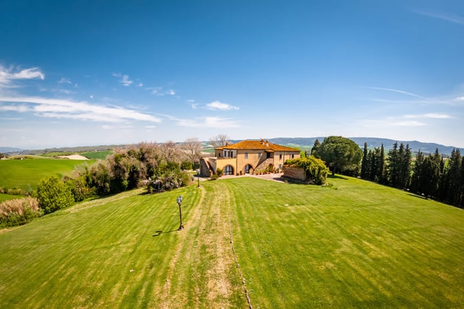House in Orciano Pisano - view 1