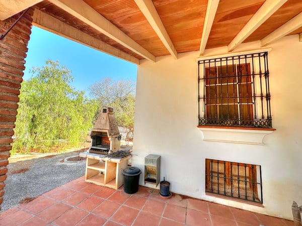 House in Colmenar - view 1