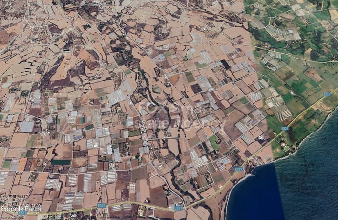 Land in Maroni - view 1