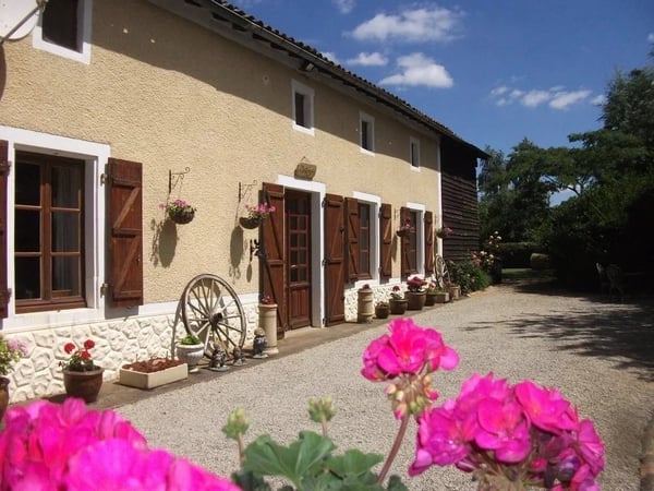 House in Clussais-la-Pommeraie - view 1