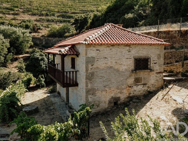 House in Tabuaco - view 1