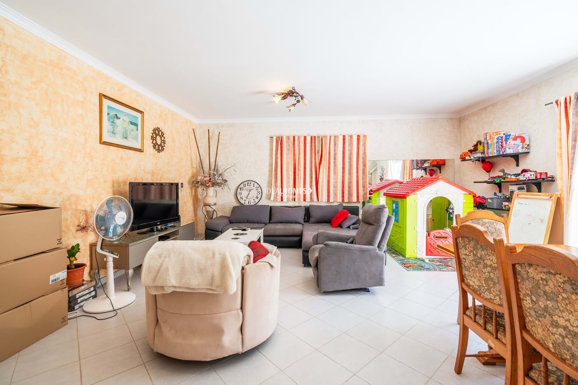 Apartment in Quarteira - Image 4