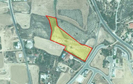 Land in Geri - view 1