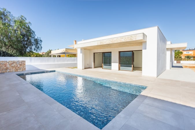 House in Mexilhoeira Grande - view 1