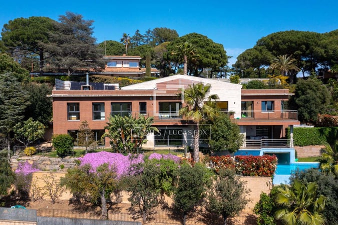 House in Premia de Dalt - view 1