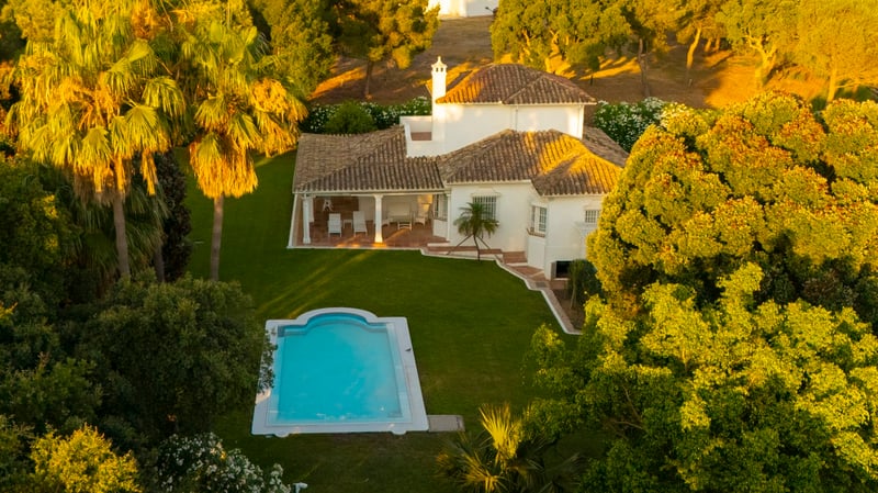 Villa in San Roque - view 1