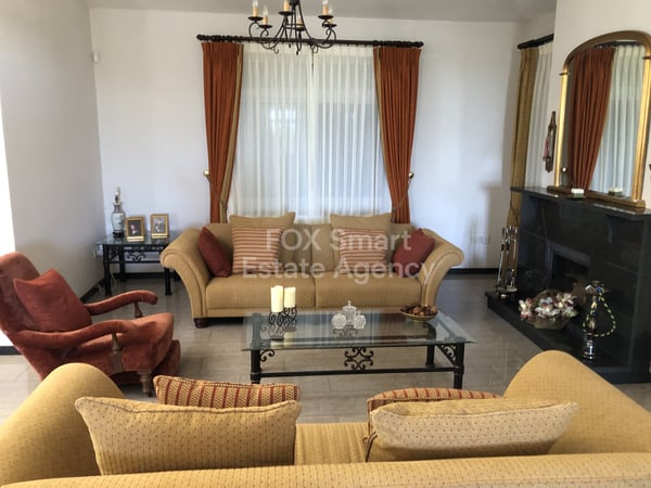 House in Pera - view 1