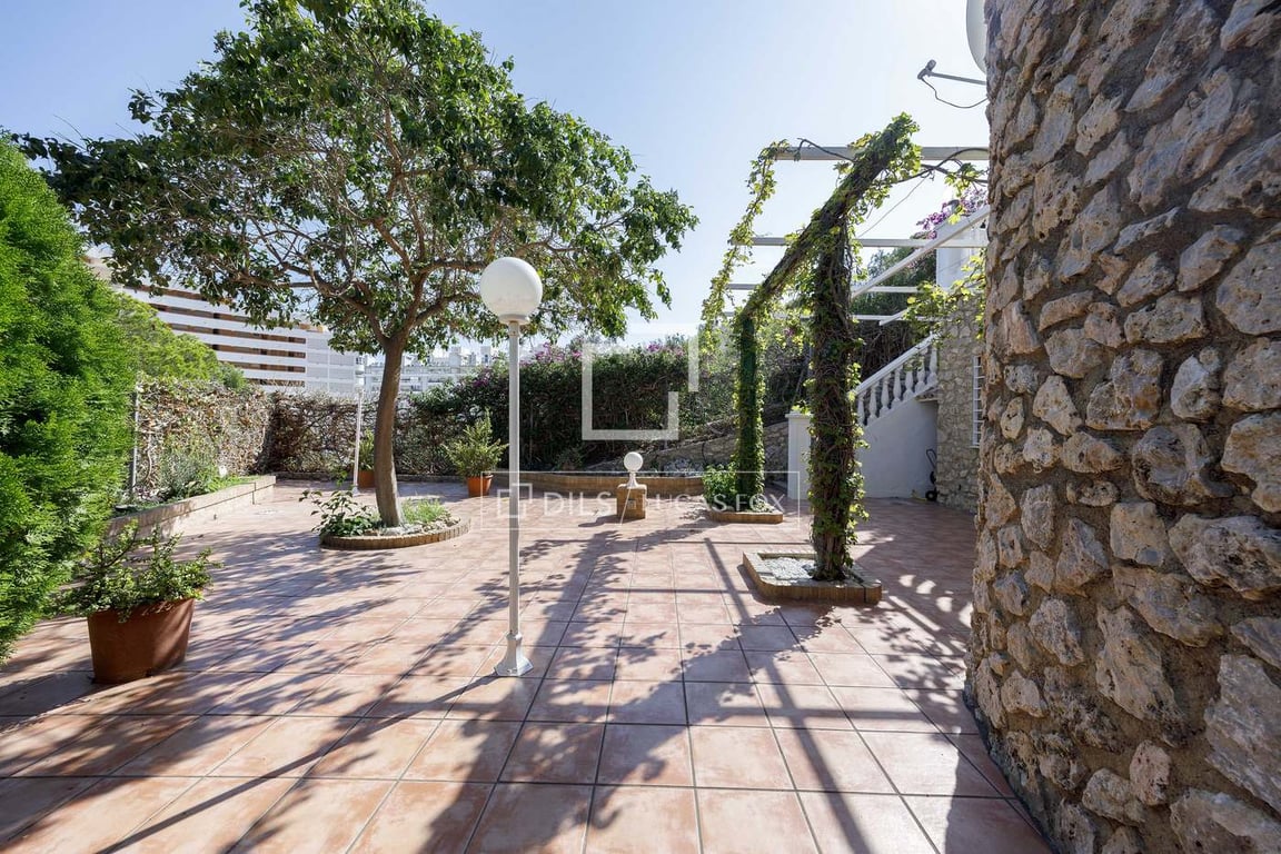 House in El Grao - Image 3