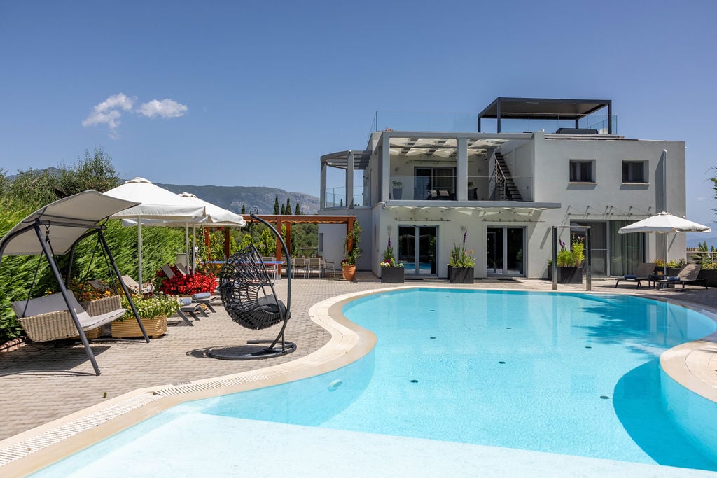 Villa in Limni - Image 2