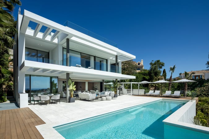 Villa in Benahavis - view 1