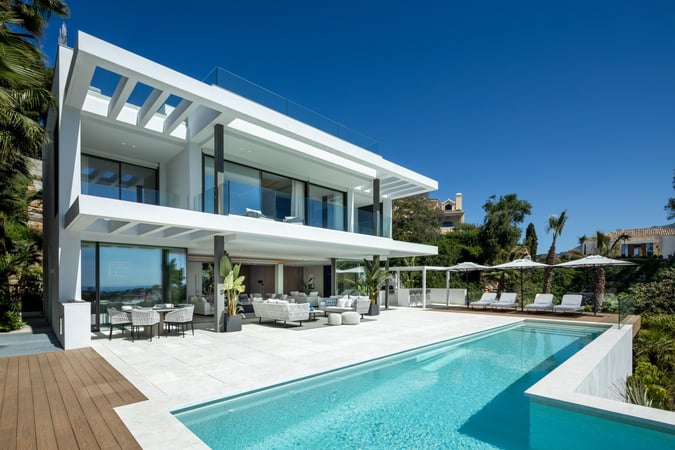 Villa in Benahavis - view 1