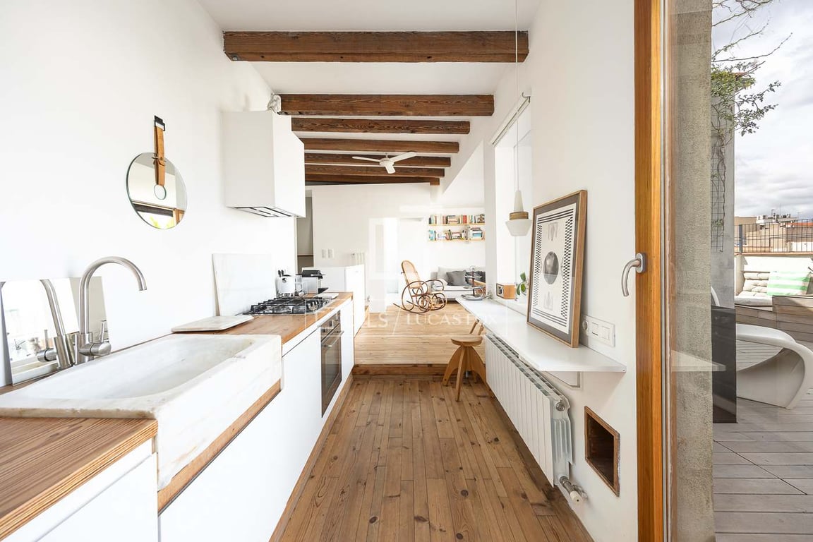 Apartment in Barcelona - Image 3