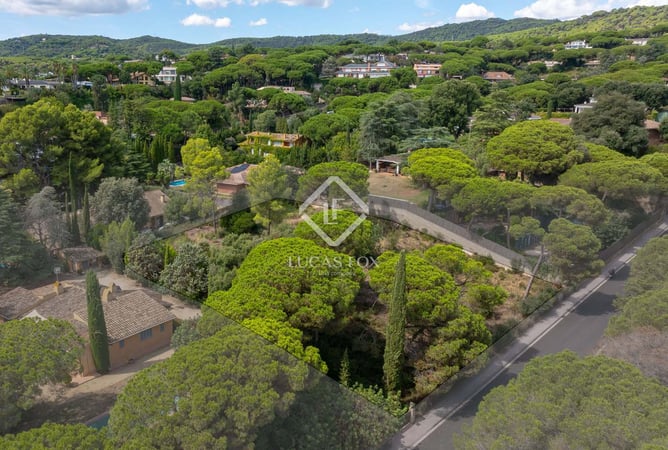 Land in Barcelona - view 1