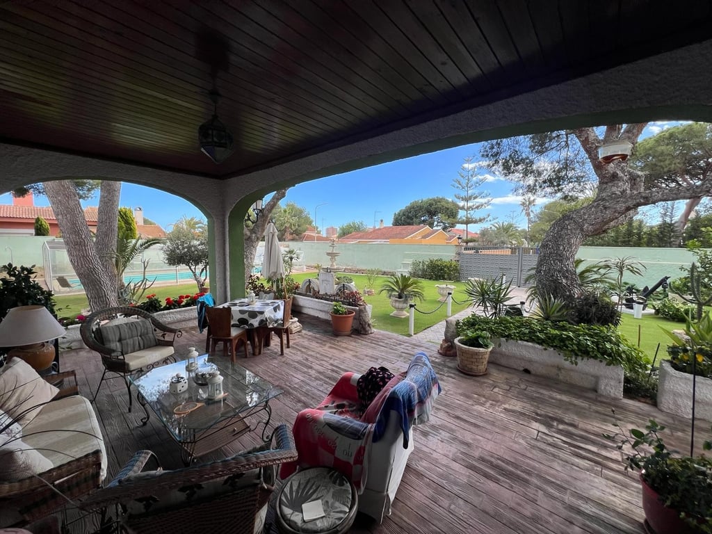 Villa in Los Tarragas - Image 3