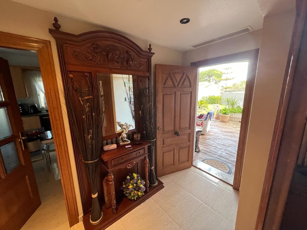 Villa in Los Tarragas - Image 5