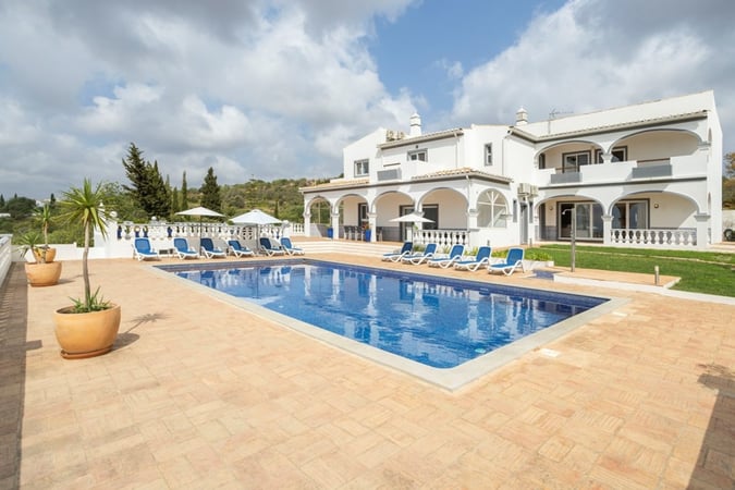 House in Estoi - view 1