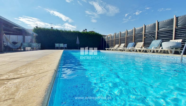 House in Rio Mau - view 1