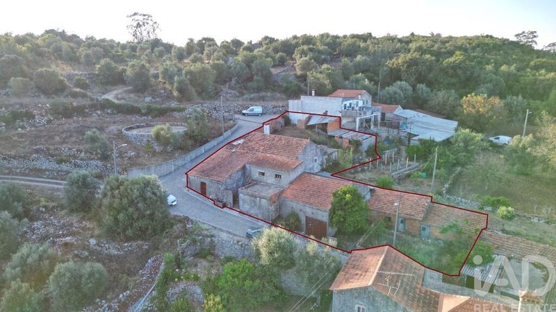 House in Alvorge - view 1